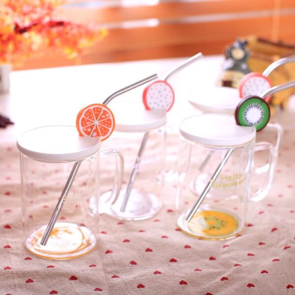 Glass cup with straw (1)