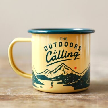 Retro portable outdoor enamel camping mug with vintage design