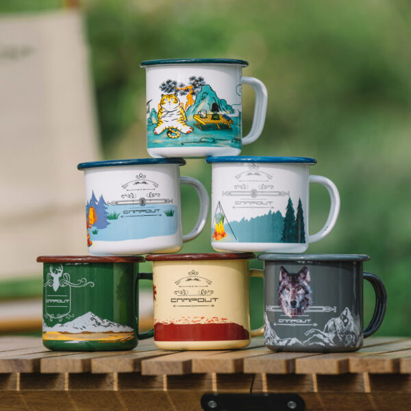 Retro portable outdoor enamel camping mug with vintage design