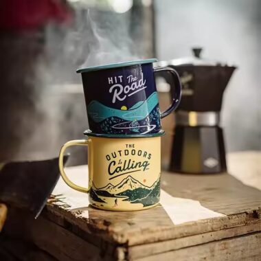 Retro portable outdoor enamel camping mug with vintage design
