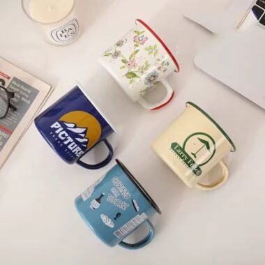 Retro portable outdoor enamel camping mug with vintage design