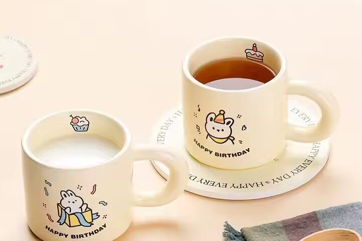 Hot-selling cartoon animal mug perfect for gifting and coffee lovers (5) Cute cartoon animal ceramic coffee mug for birthday gift