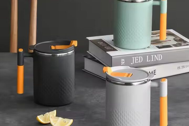 Double wall insulated stainless steel mug for hot and cold beverages